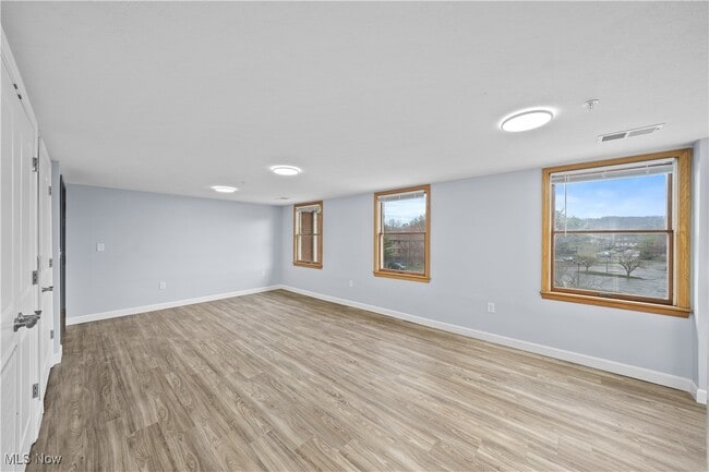 Building Photo - 1735 Merriman Rd