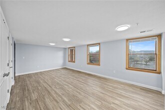 Building Photo - 1735 Merriman Rd