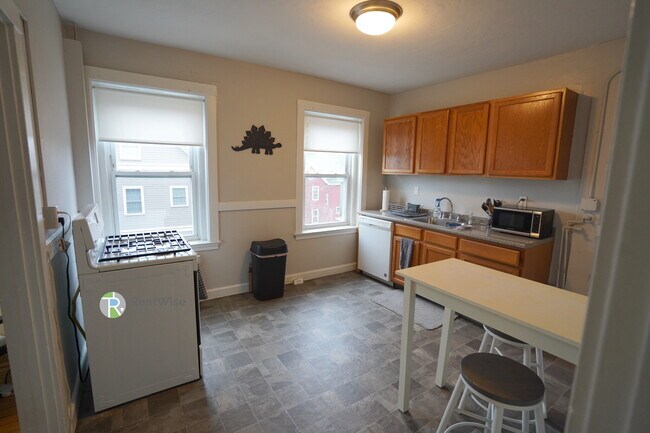 Building Photo - 228 South St