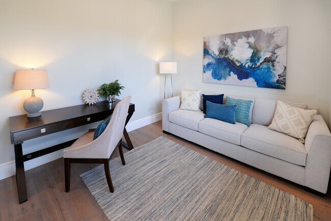 Foto del edificio - Newer Construction in Manhattan Beach Hill Section