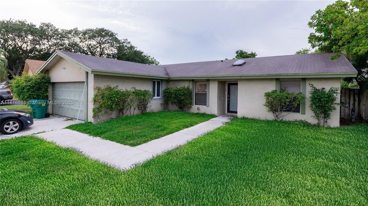 Primary Photo - 7931 NW 44th Ct