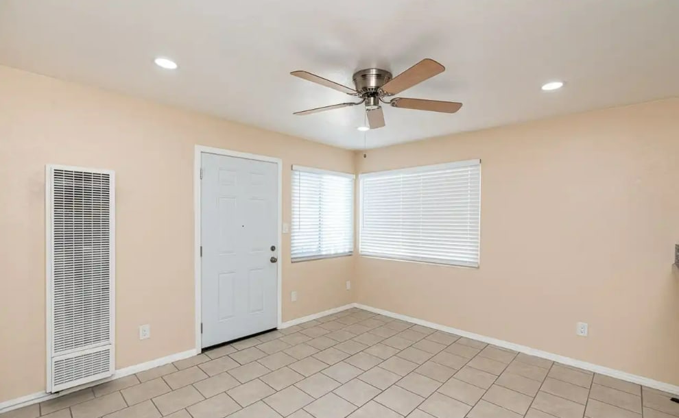 Foto principal - City Heights! RENOVATED 2-Bed, 1-Bath with IN UNIT W/D