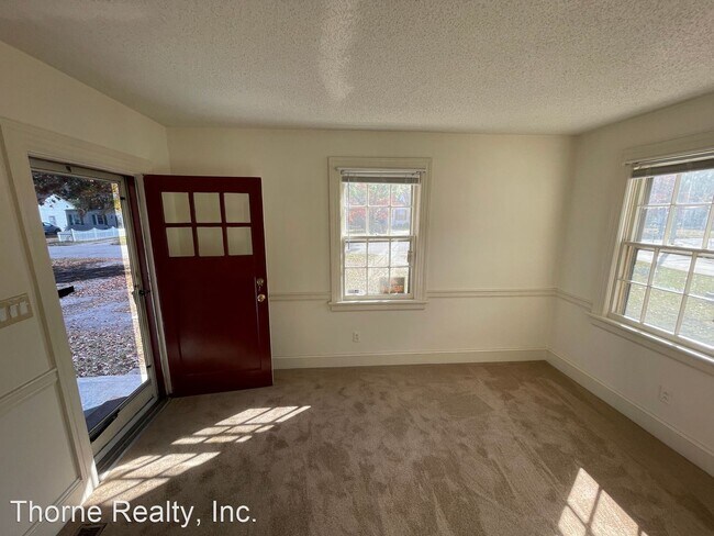 Building Photo - 2 br, 1 bath House - 836 S Pine Street