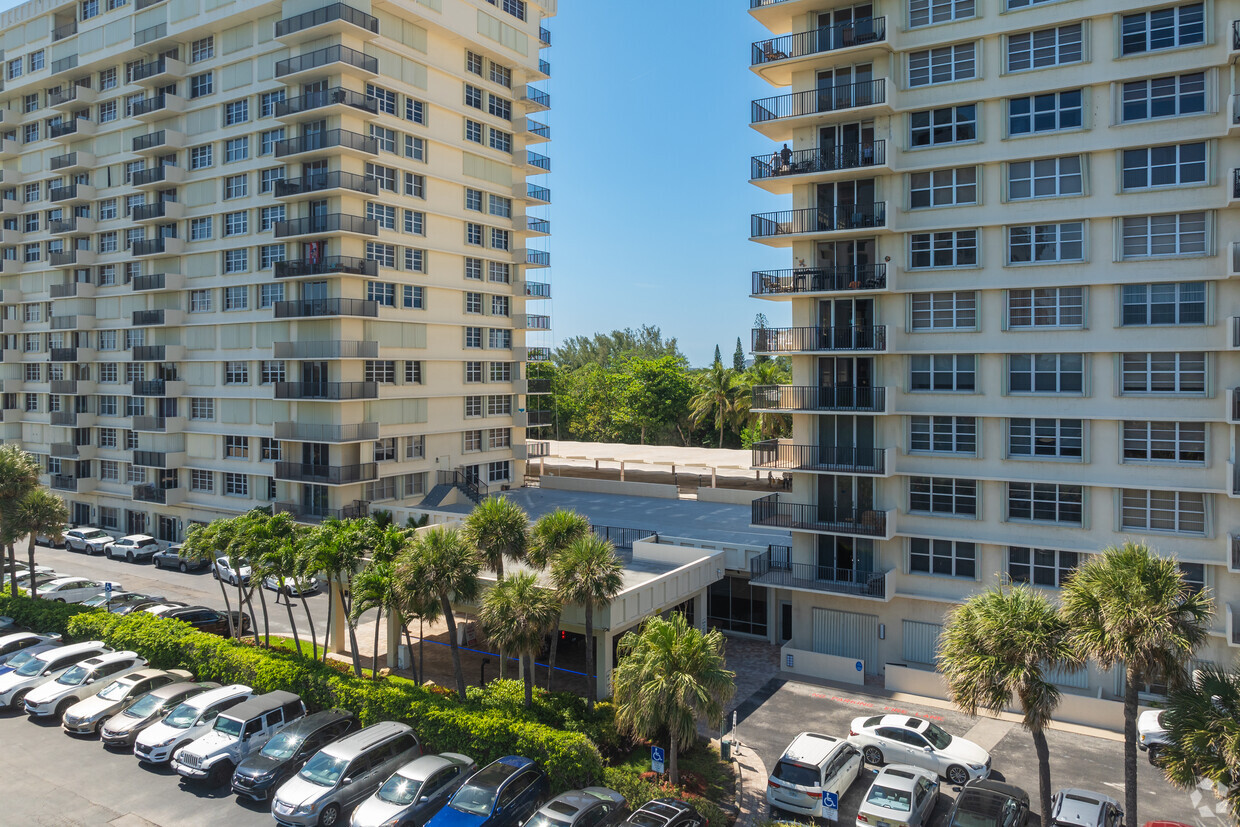 Entrance - Boca Towers