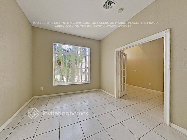 Building Photo - 1422 SW 158th Ave