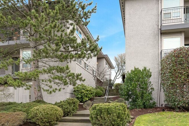 Foto del edificio - 2720 14th Ave S