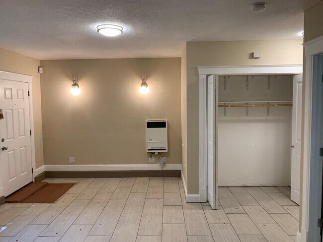 Ample lighting, heating and storage space - 1047 Arlington Ave