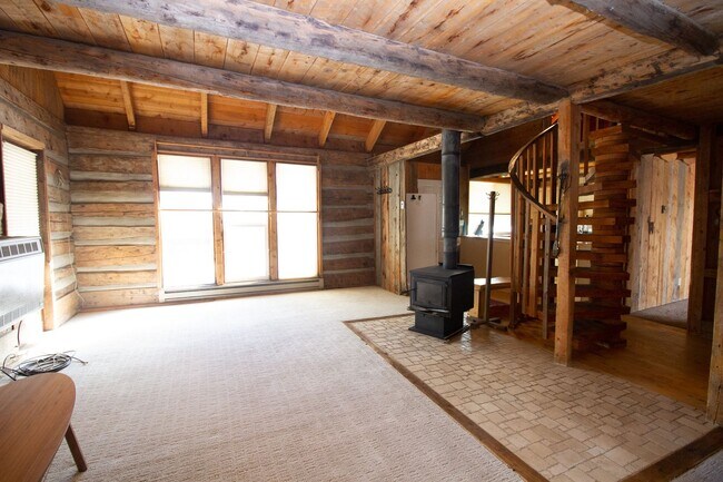 Building Photo - 1bed + Loft Main St Alma!