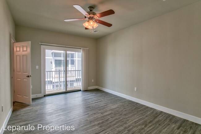 Foto del edificio - 1 br, 1 bath Room For Rent - #101