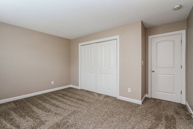 Foto del edificio - 5834 Long Lake Ln.