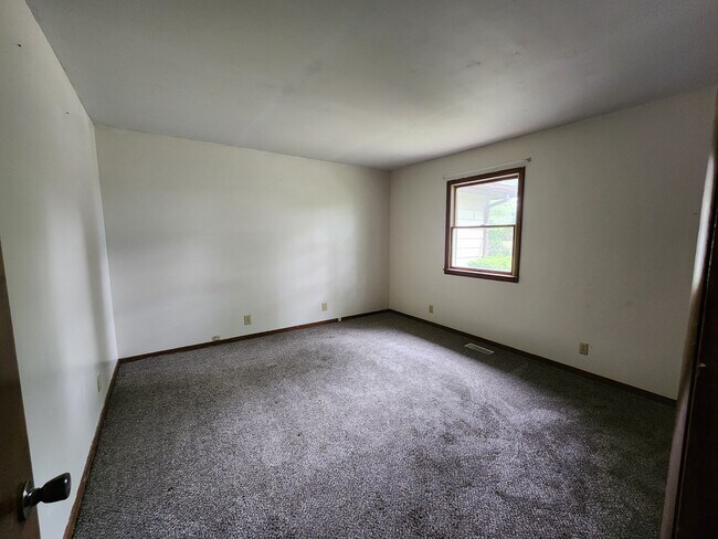 Dormitorio sur - 6141 S State Rd 63