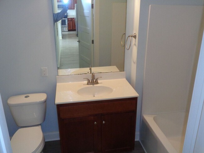Building Photo - 4021 Blackstone Dr