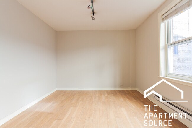 Foto del edificio - 515 W Belmont Ave