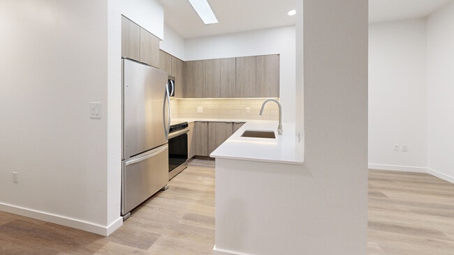 Interior Photo - Island Square