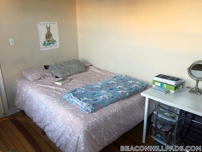 Building Photo - 70 Joy St