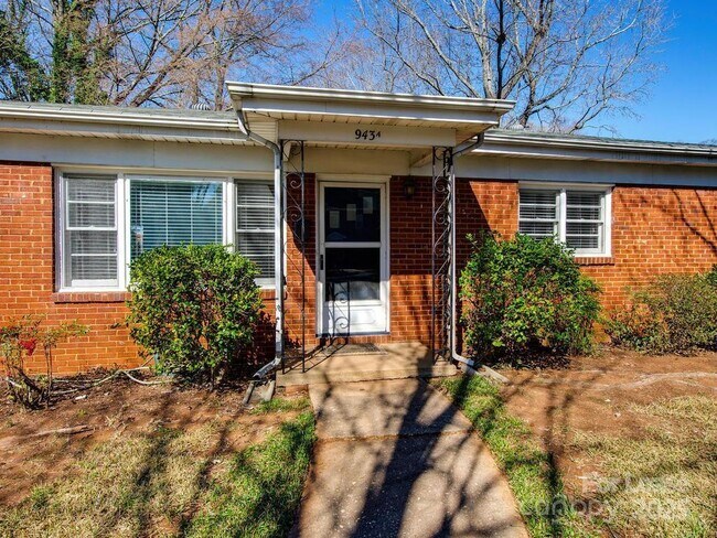 Building Photo - 943 Norland Rd