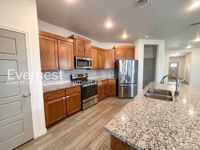 Foto del edificio - 2204 Hornbeam St