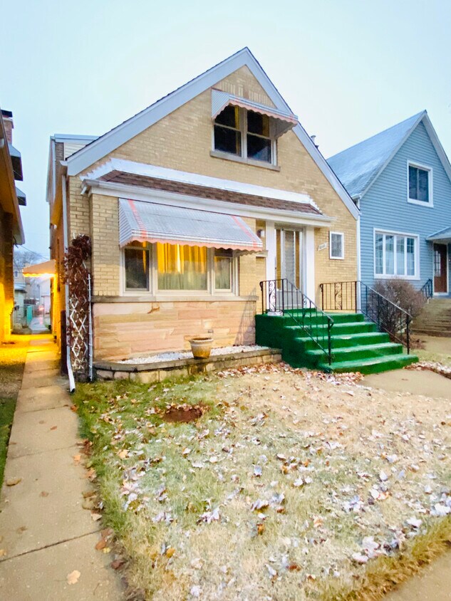 Primary Photo - 4540 N Mulligan Ave