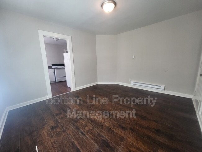 Building Photo - 233 Orange St