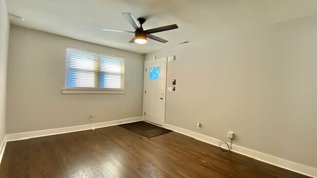 Foto del edificio - Super Clean 2 Bedrooms, 1 Bathroom Single ...