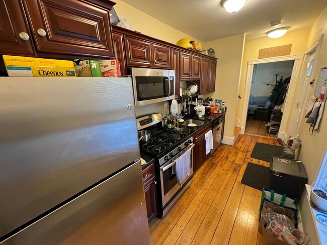 Building Photo - Porter Sq. Location. Renovated Unit, Steps...