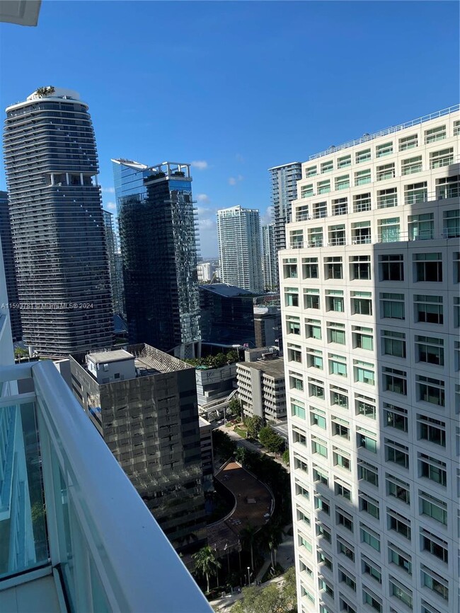 Foto del edificio - 950 Brickell Bay Dr