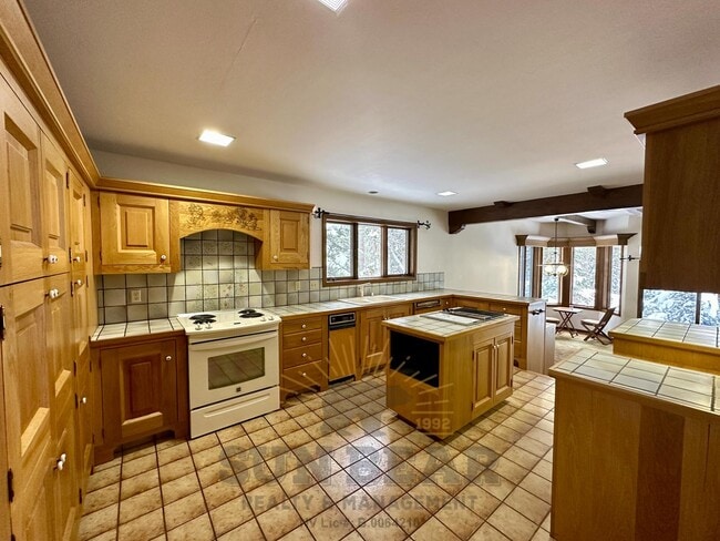 Building Photo - Beautiful Bavarian Chalet in Incline Villa...