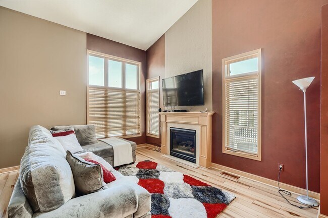Foto del edificio - Beautiful 3-Bed 3-Bath Townhouse in Shoreview!