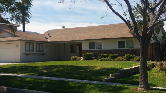 Foto del edificio - Newly Remodeled South Corona Family Home