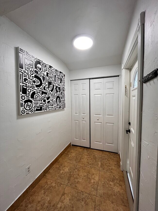 Foto del edificio - 3137 SW 23rd Ter