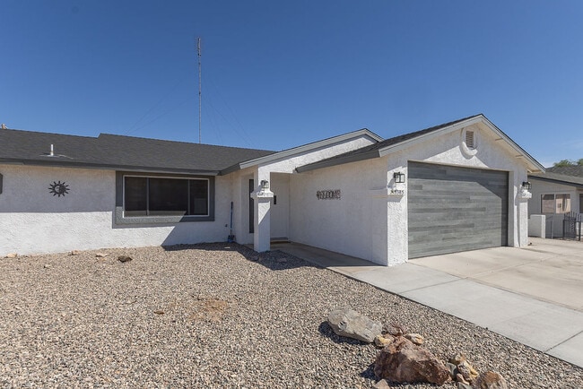Building Photo - 3385 Poppy Trail Dr