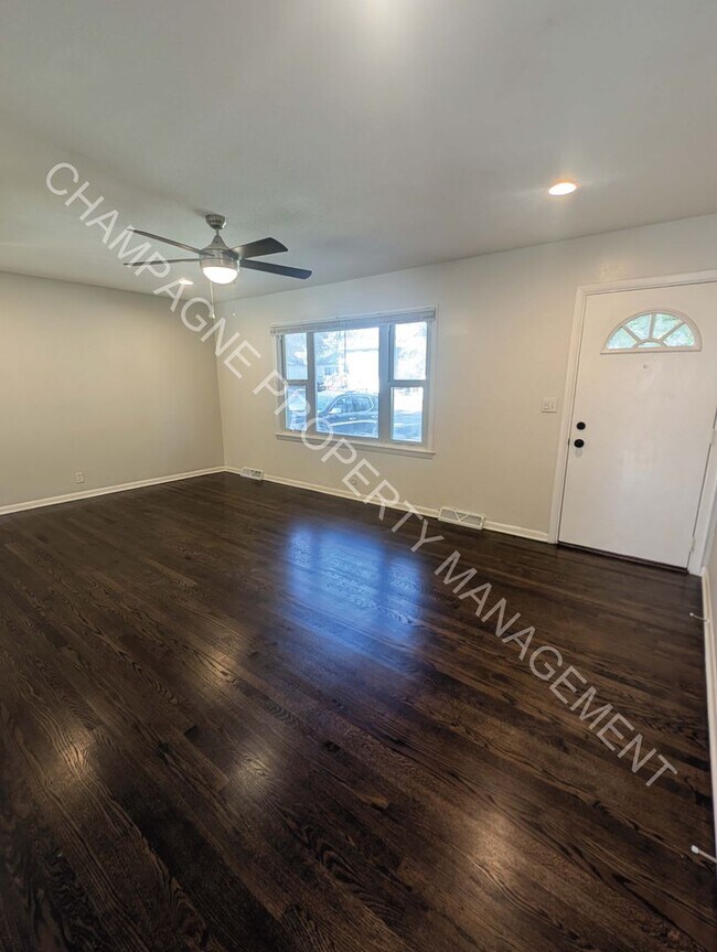 Foto del edificio - Unique single family home with second unit in finished basement