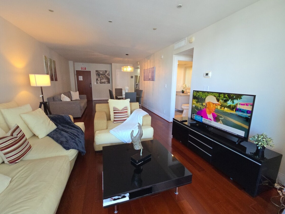 Foto principal - 3901 S Ocean Dr