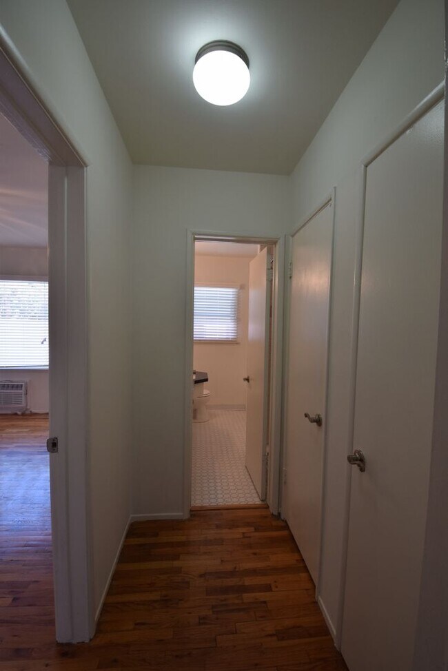 Foto del edificio - 5220 Radford Ave