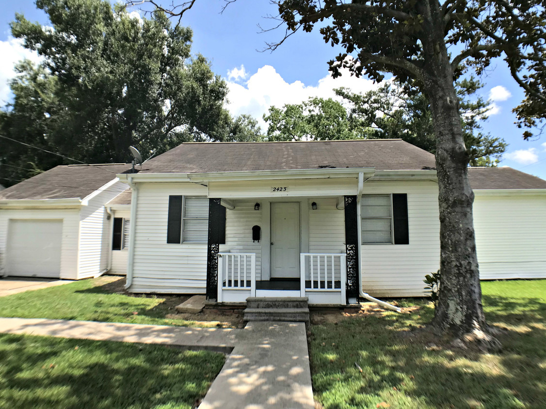 Primary Photo - 2423 Ave A
