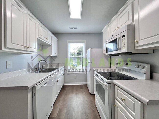 Foto del edificio - 202 Elders Pond Cir