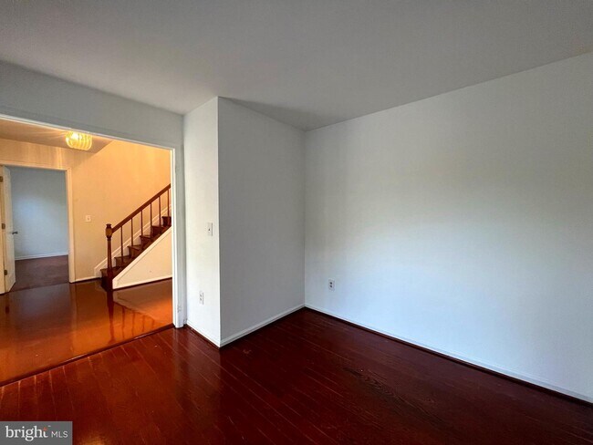 Building Photo - 1408 Golf Course Dr