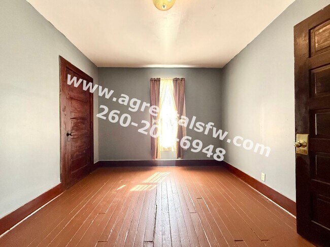 Foto del edificio - 116 E Pontiac St