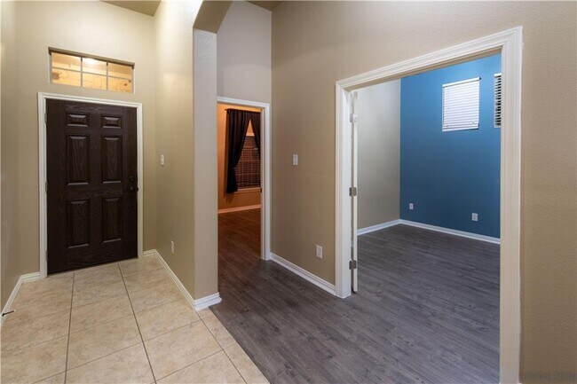 Building Photo - 2736 Santa Barbara Loop