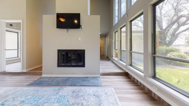 Building Photo - 5330 Daytona Dr