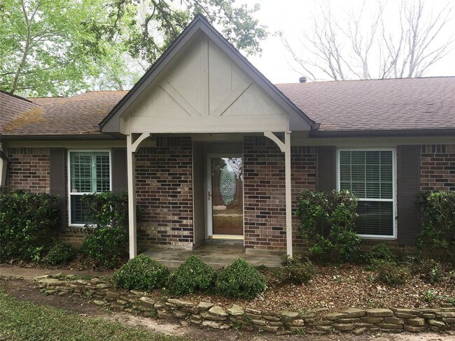 Building Photo - 18814 N Roselake Dr