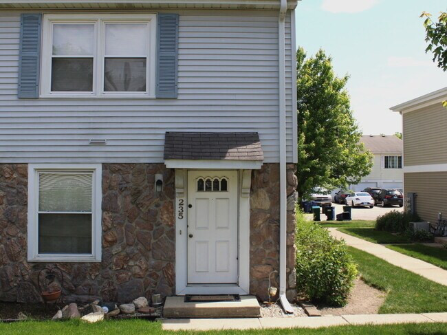 Building Photo - 235 Harvest Ct