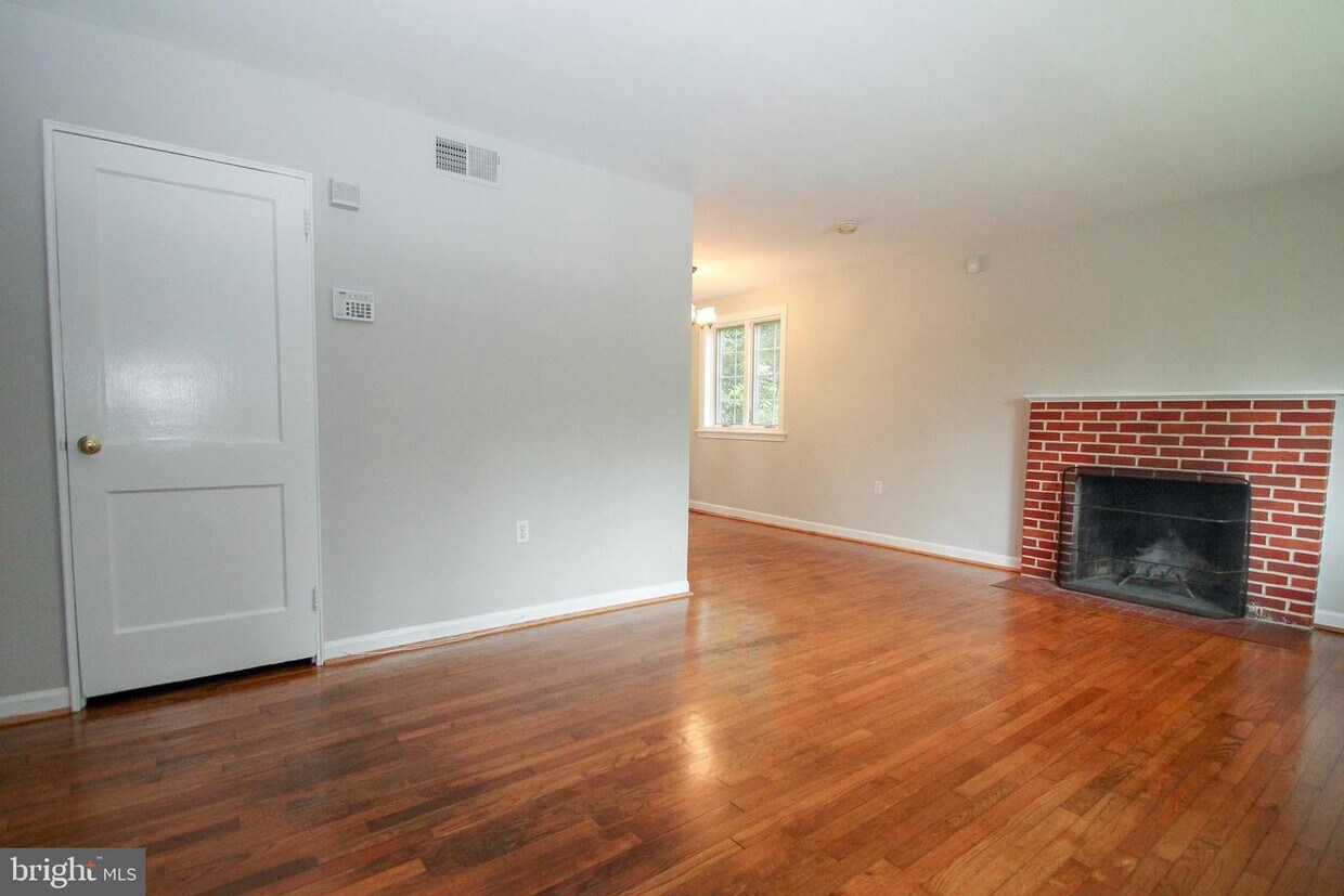 7307 Woodley Pl, Falls Church, VA 22046 House Rental in Falls Church, VA