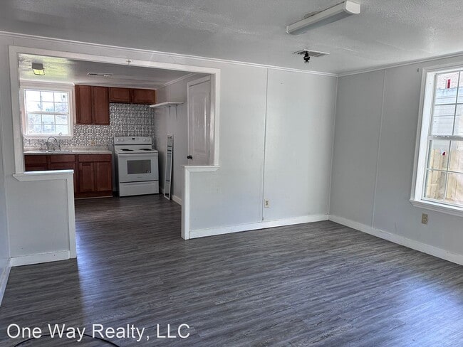 Building Photo - 3 br, 1 bath House - 118 N 11th st