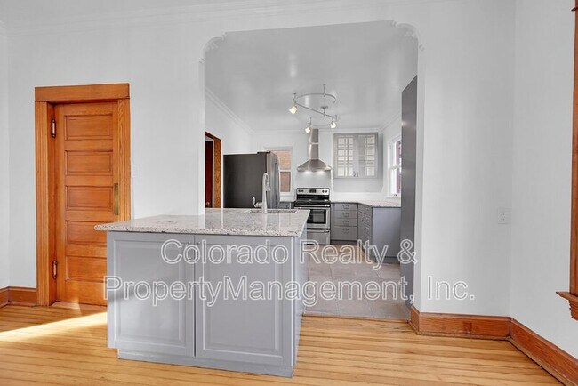 Building Photo - 1206 Josephine St