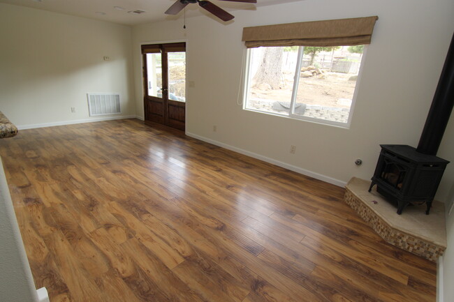 Foto del edificio - 7405 San Gabriel Rd