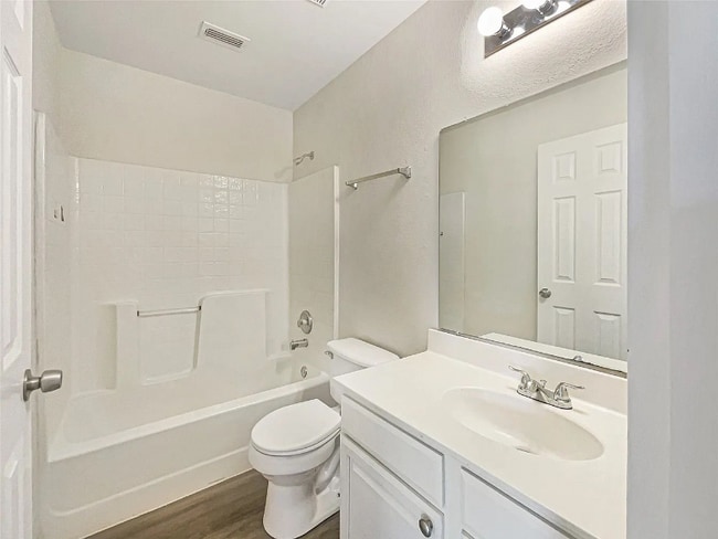 Building Photo - 1123 Elmbrook Ct