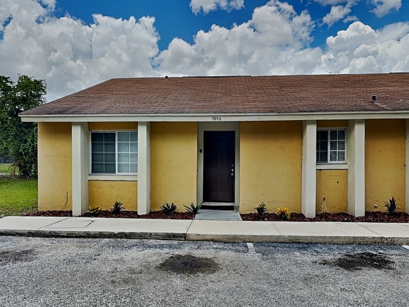 Photo - 1921 Truman Rd