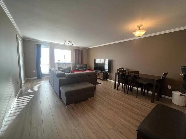 Building Photo - 33150 4 Ave