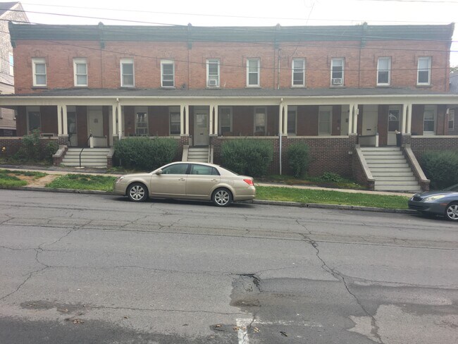 203-211 N Main Street - 211 N Main St
